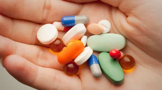 Saiba como aplicar reiki em medicamentos.
